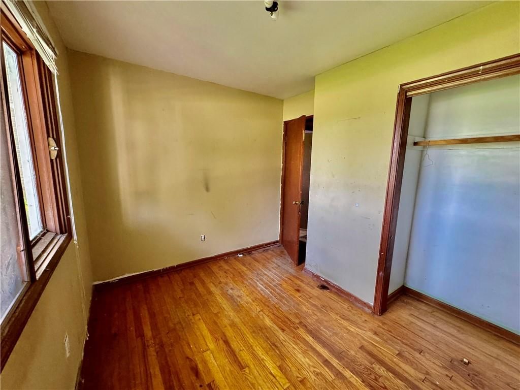 209 E Walnut Street — photo 12
