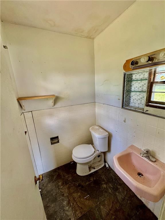 209 E Walnut Street — photo 17
