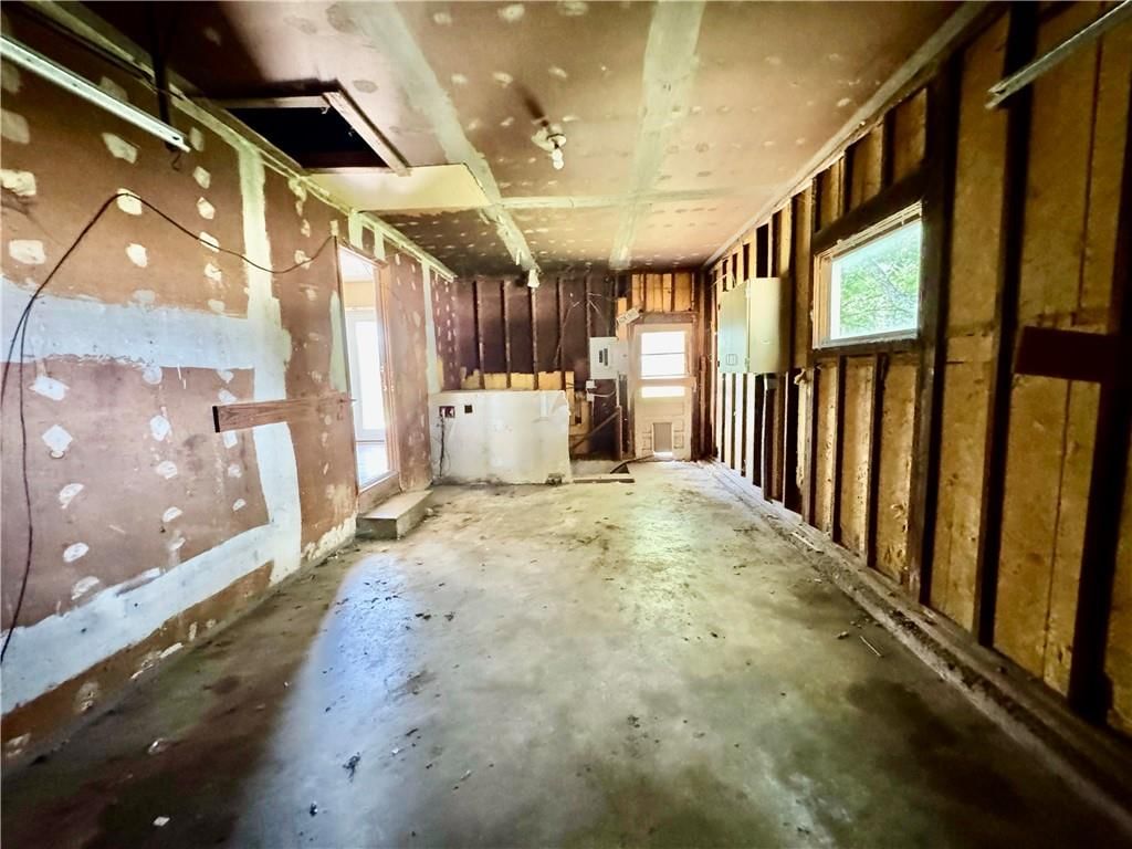 209 E Walnut Street — photo 19