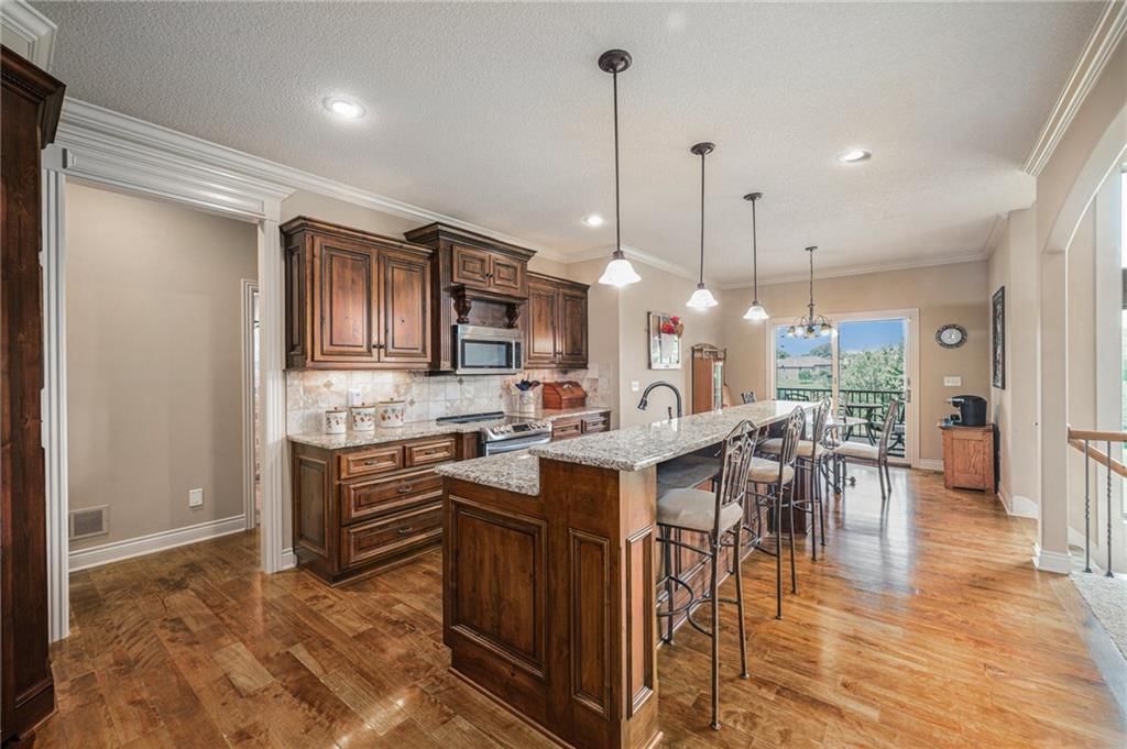 Photo 10 of 37 - 7118 NE 134th Street