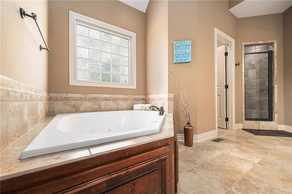 Photo 16 of 37 - 7118 NE 134th Street