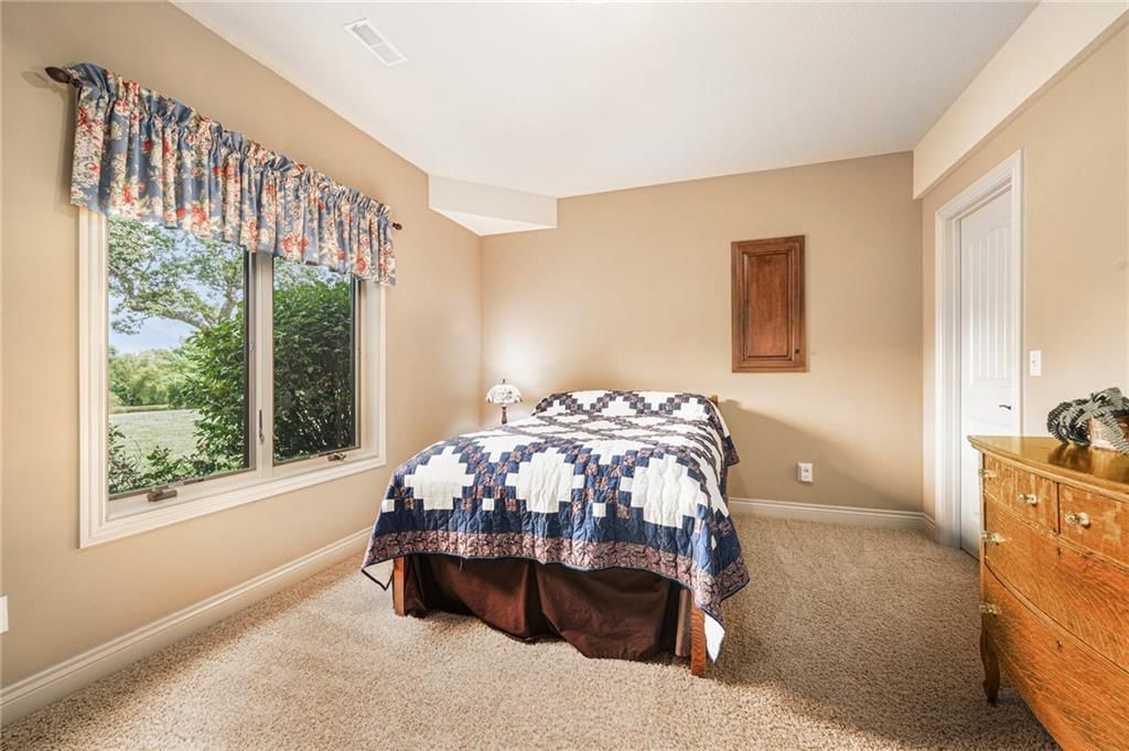 Photo 24 of 37 - 7118 NE 134th Street