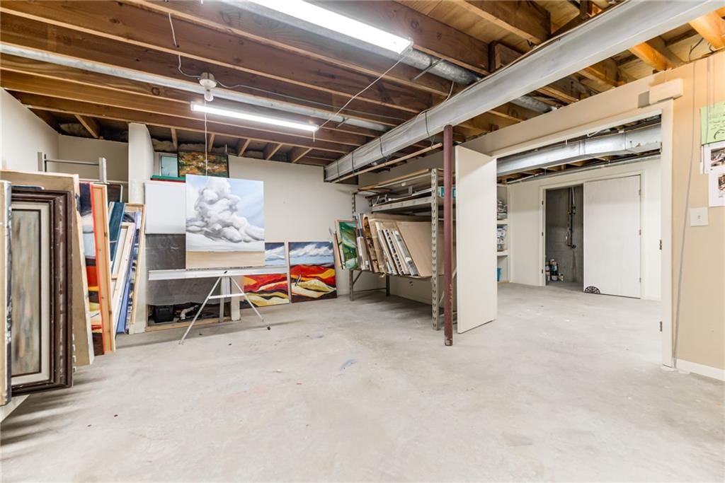 12112 England Street — photo 34