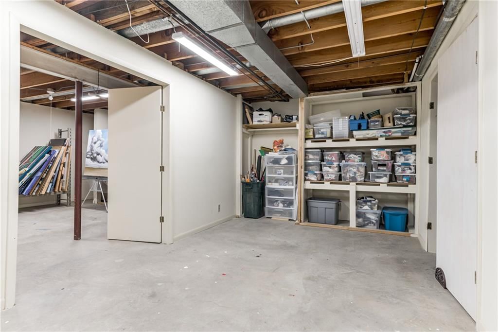 12112 England Street — photo 36