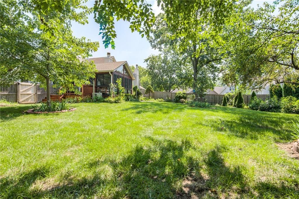 12112 England Street — photo 40