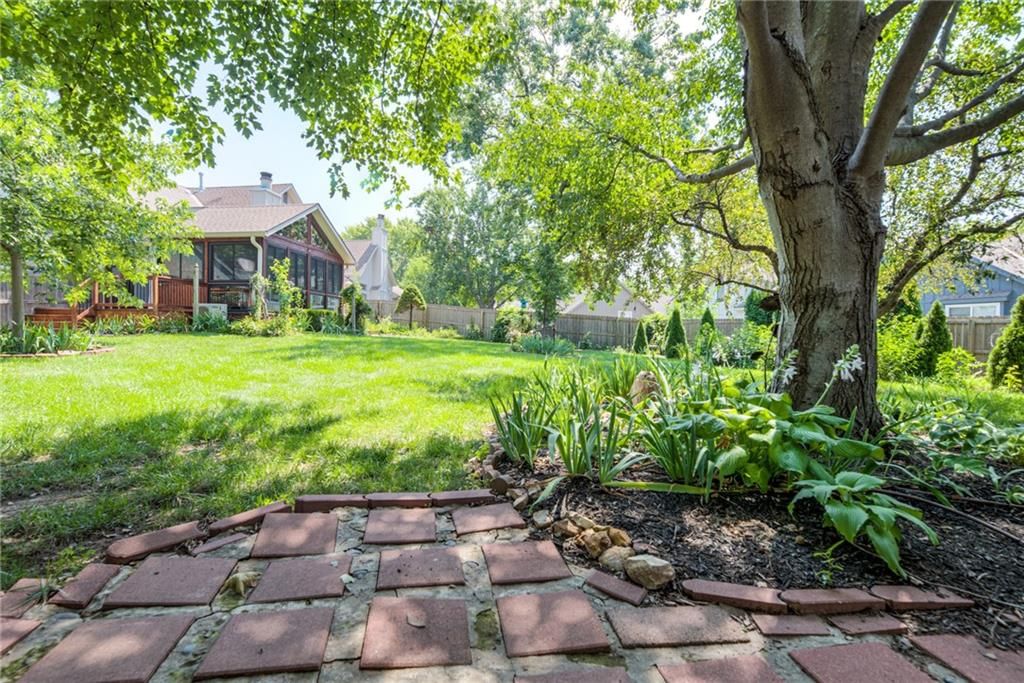 12112 England Street — photo 41