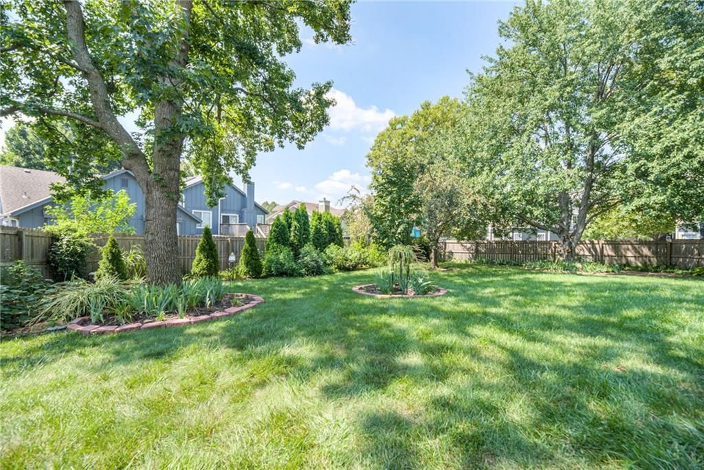 12112 England Street — photo 42
