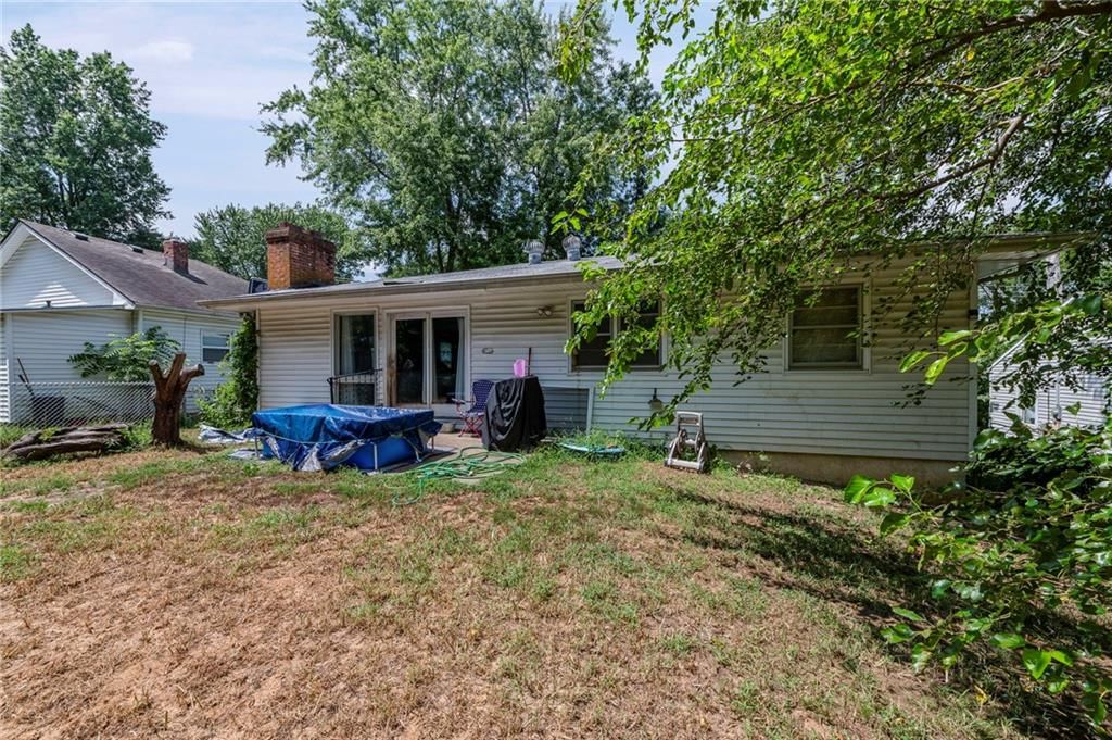 1223 N Pleasant Street — photo 20