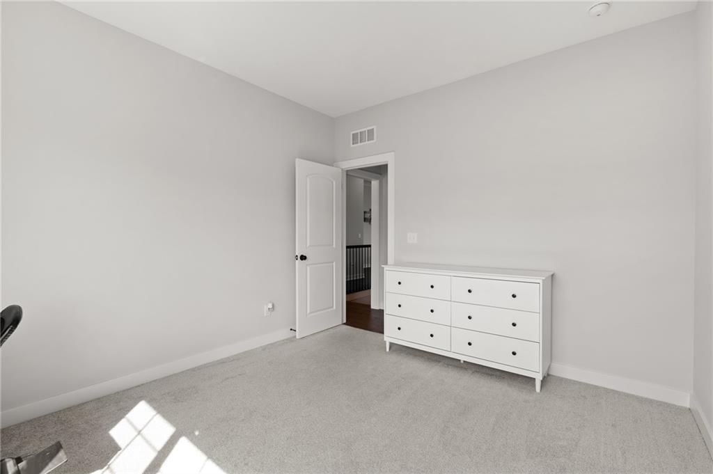Photo 27 of 40 - 18913 Ocheltree Street