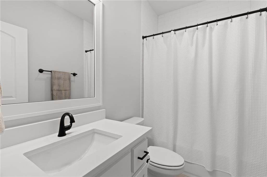 Photo 28 of 40 - 18913 Ocheltree Street