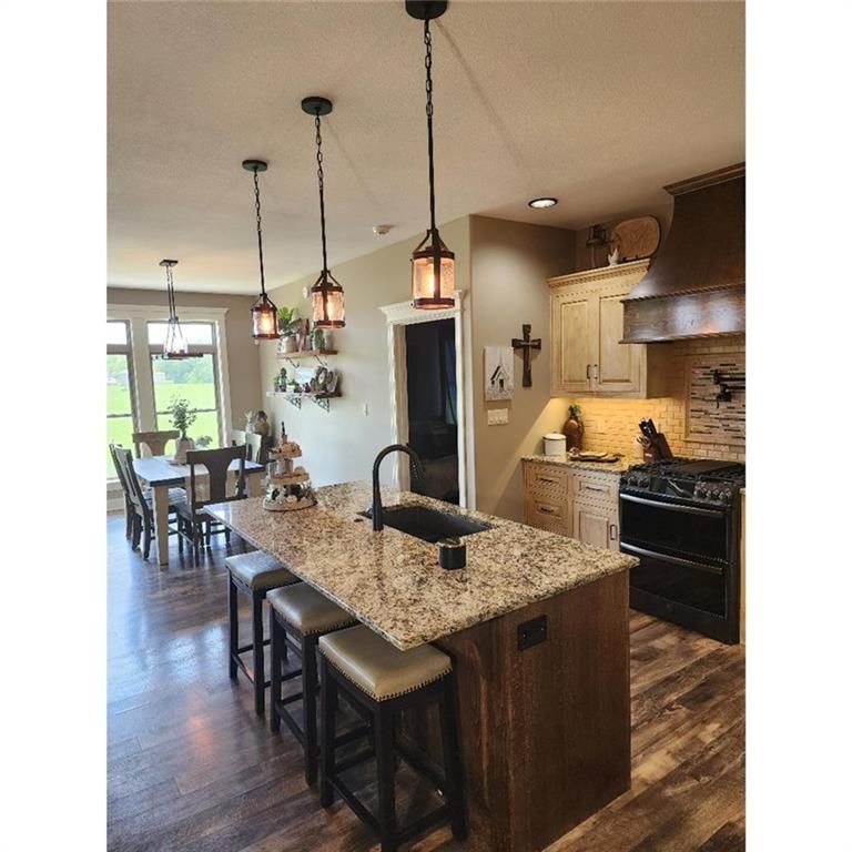 1605 N 1037 Road — photo 8