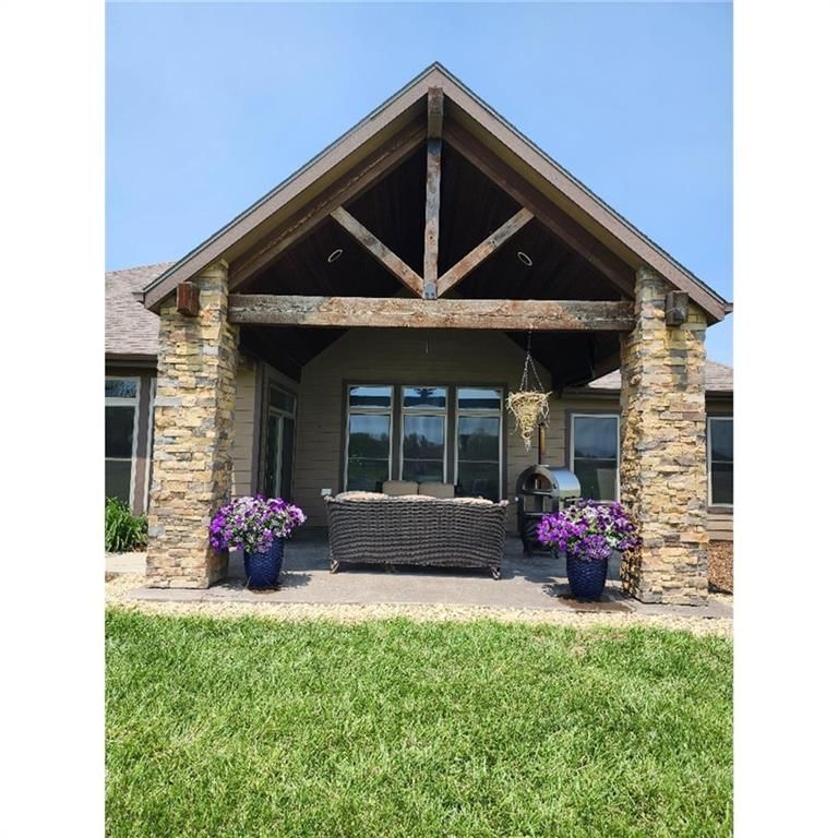 1605 N 1037 Road — photo 11