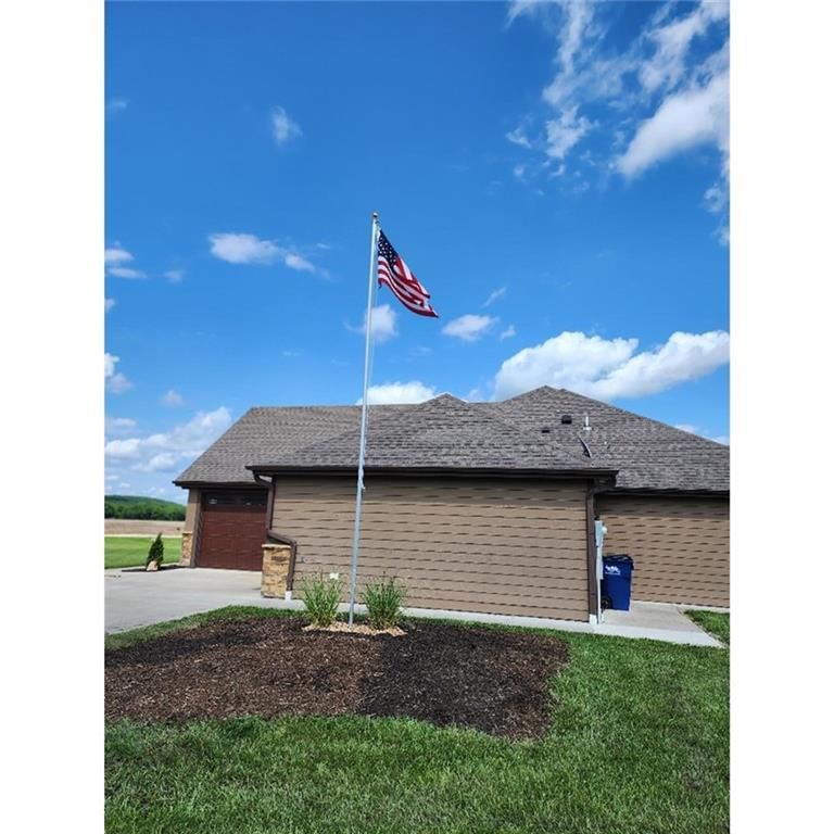 1605 N 1037 Road — photo 12