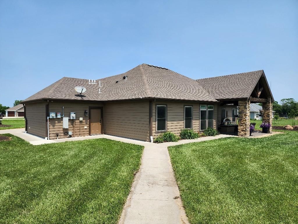 1605 N 1037 Road — photo 13