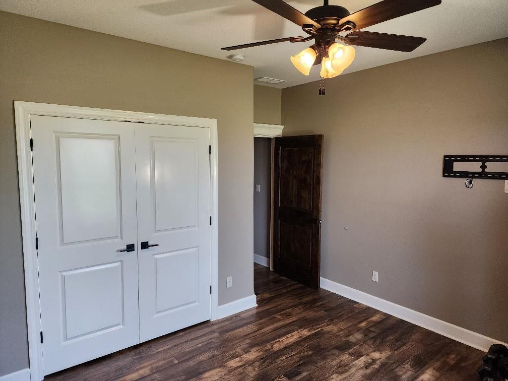 1605 N 1037 Road — photo 33