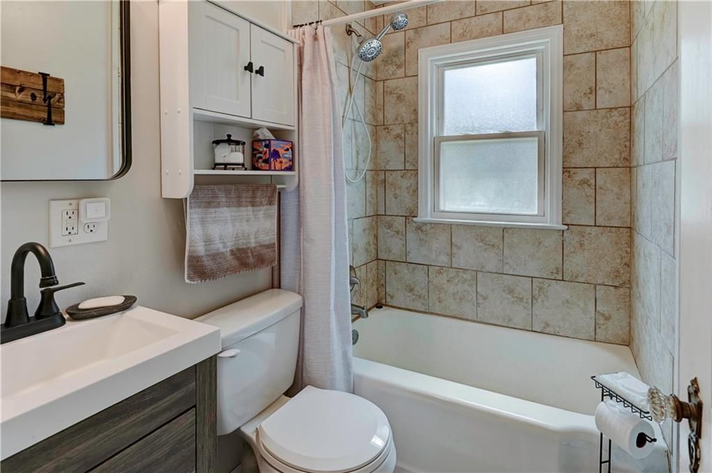 Photo 15 of 41 - 9217 E 69th Street