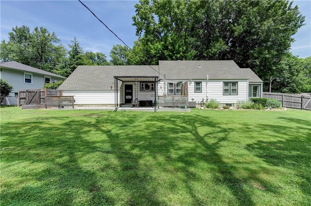 Photo 31 of 41 - 9217 E 69th Street