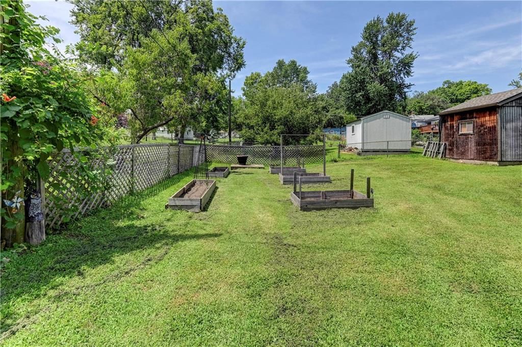 Photo 33 of 41 - 9217 E 69th Street