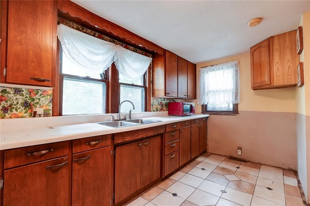 Photo 11 of 14 - 604 S Glenwood Avenue