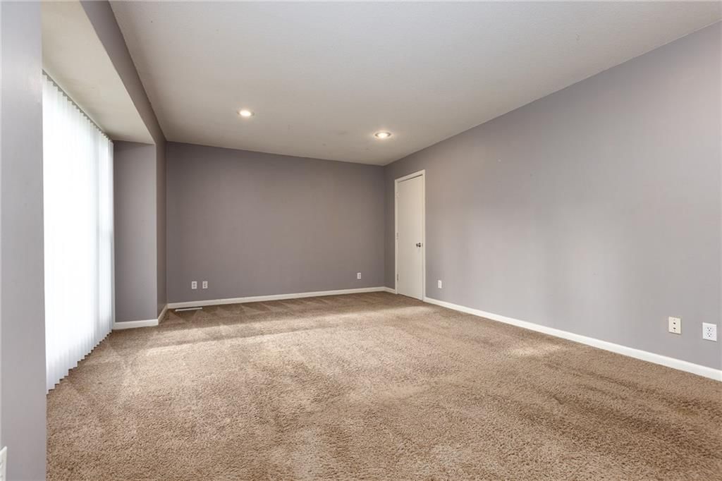 2326 N 73rd Terrace — photo 3