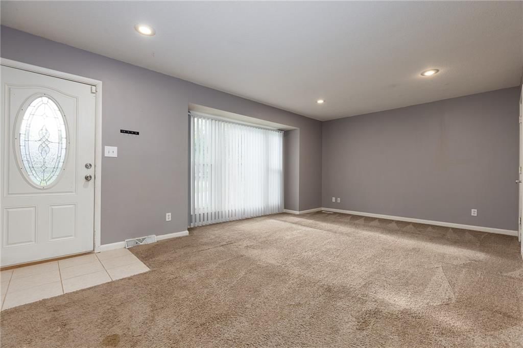 2326 N 73rd Terrace — photo 4
