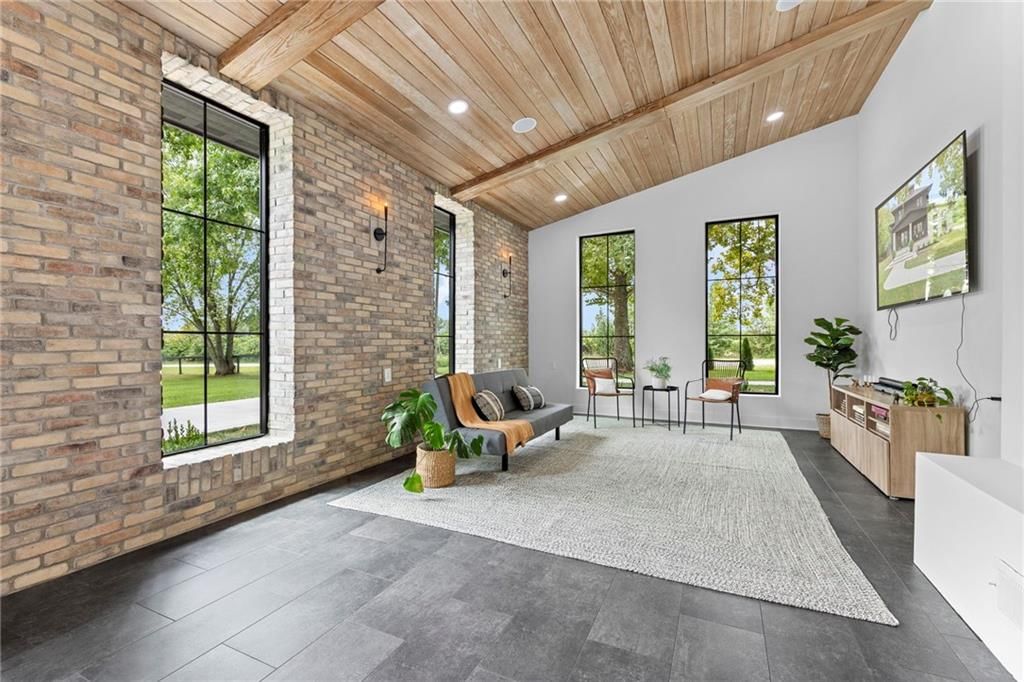 2501 M 291 Highway — photo 40