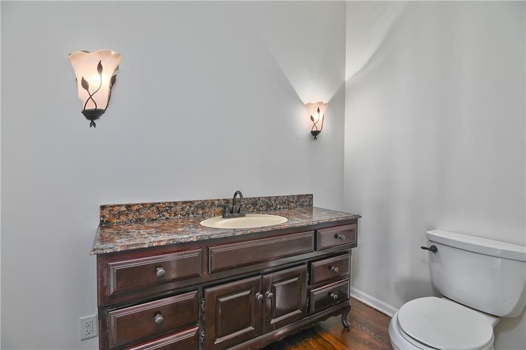 Photo 21 of 50 - 3540 W 153rd Terrace