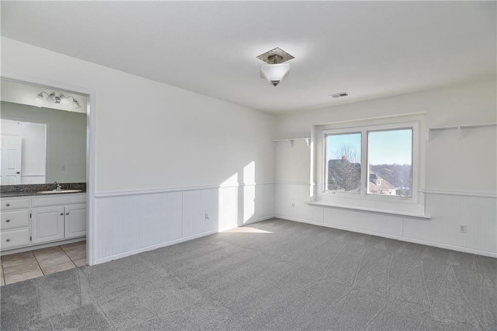 Photo 36 of 50 - 3540 W 153rd Terrace