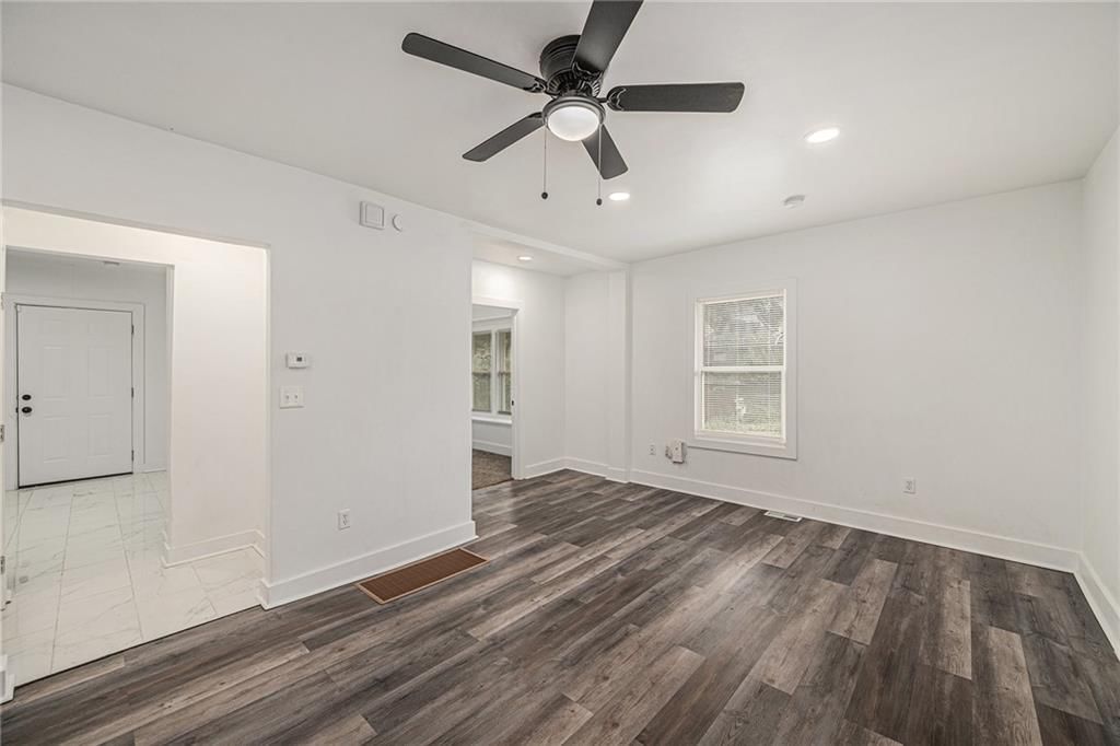1820 E 55th Street — photo 5