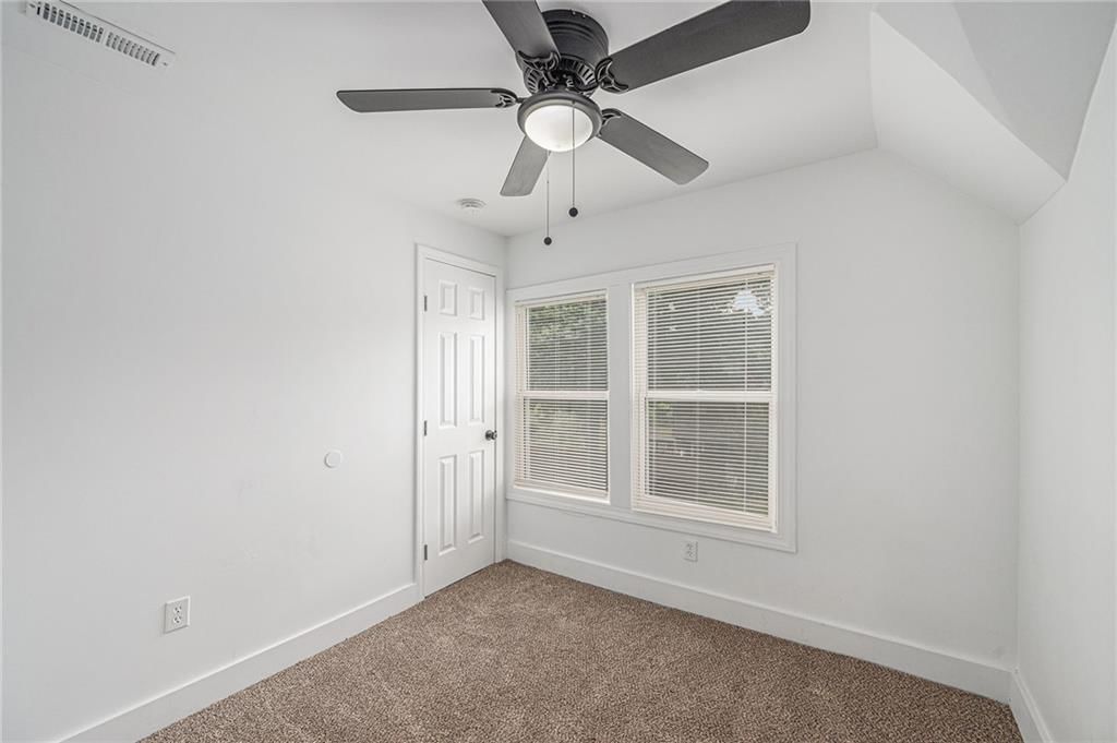 1820 E 55th Street — photo 13