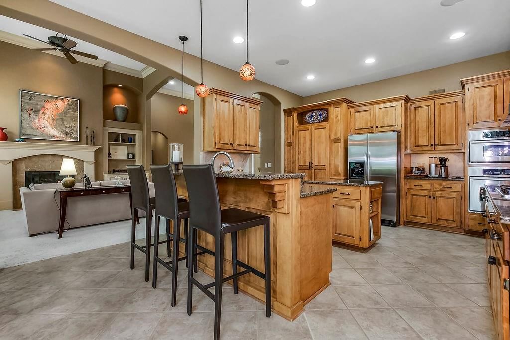 Photo 10 of 45 - 21123 W 95th Terrace