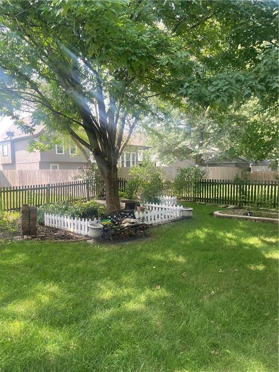 1317 E 154th Street — photo 27