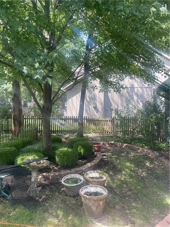 1317 E 154th Street — photo 29