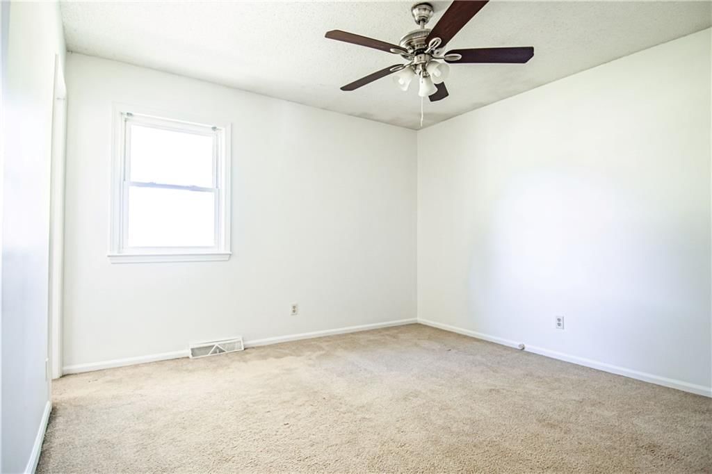 268 HOLIDAY Drive — photo 10
