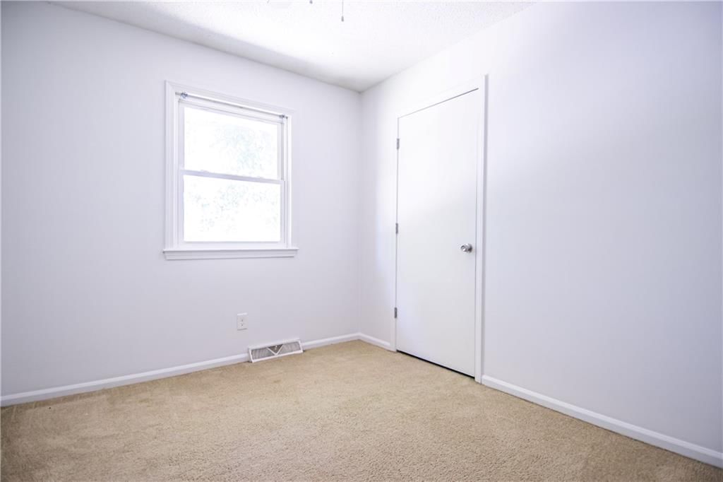 268 HOLIDAY Drive — photo 11