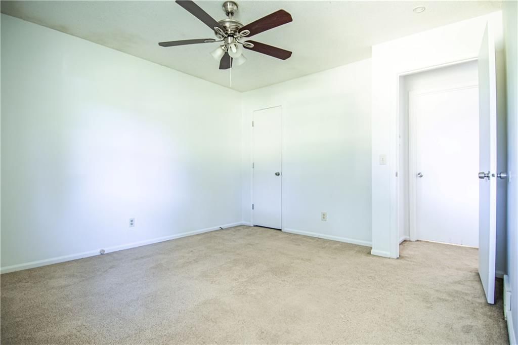 268 HOLIDAY Drive — photo 12