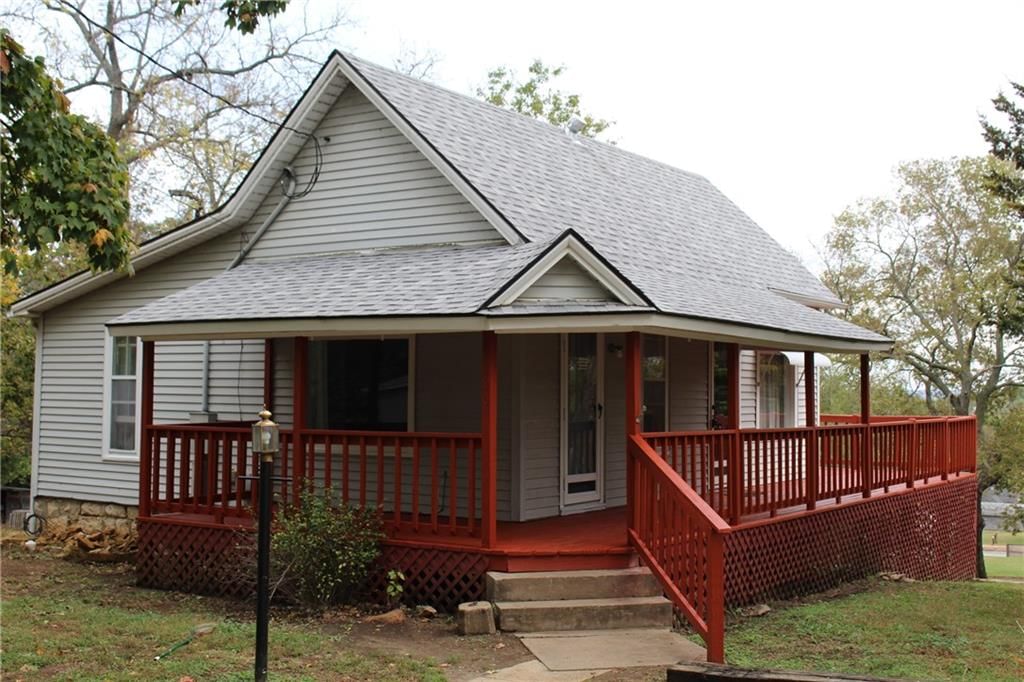 326 Isacks Street — photo 2