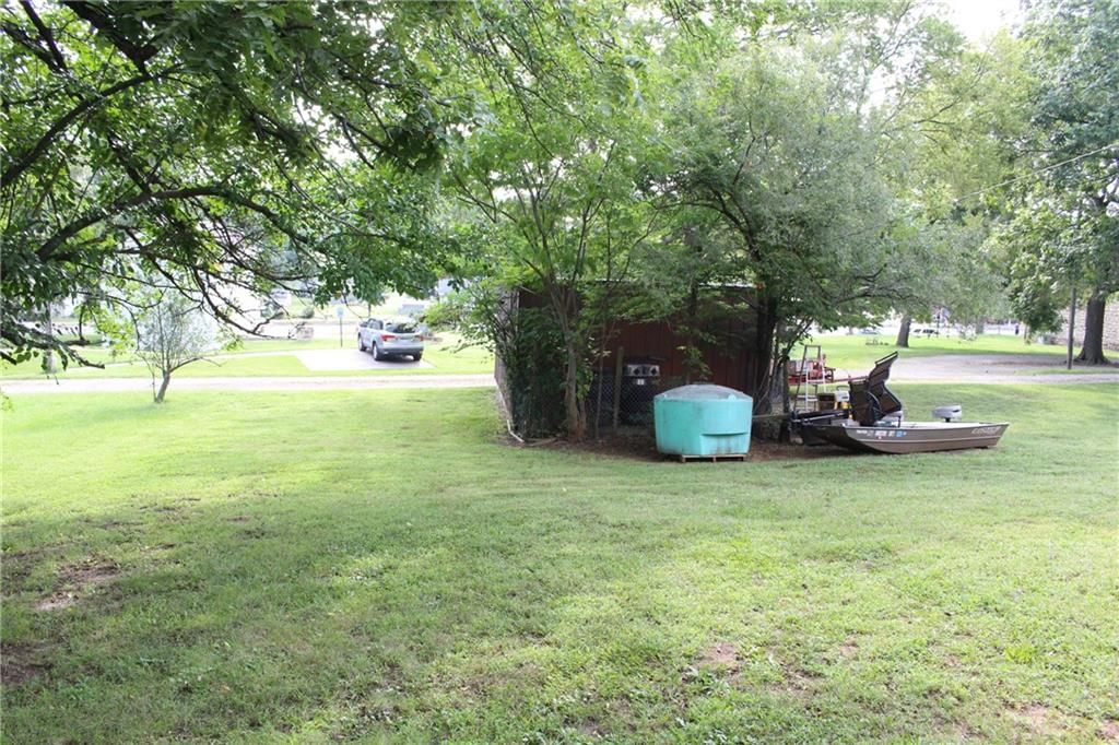 326 Isacks Street — photo 15