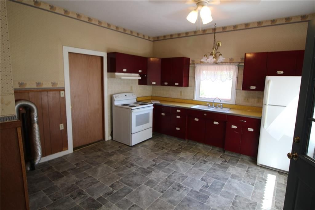 326 Isacks Street — photo 23