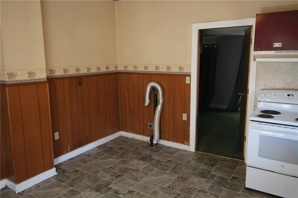 326 Isacks Street — photo 28
