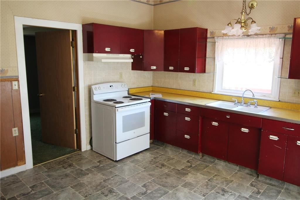 326 Isacks Street — photo 30