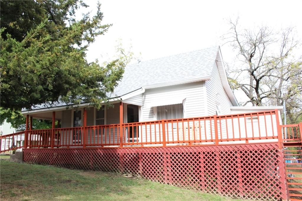 326 Isacks Street — photo 49
