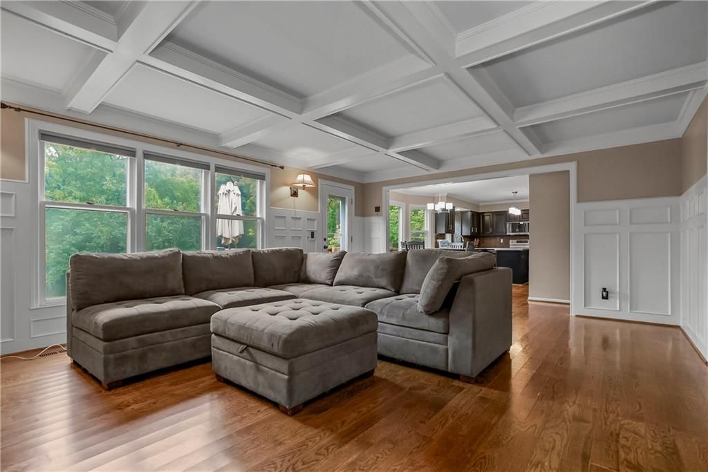 Photo 6 of 34 - 8600 W 153rd Street