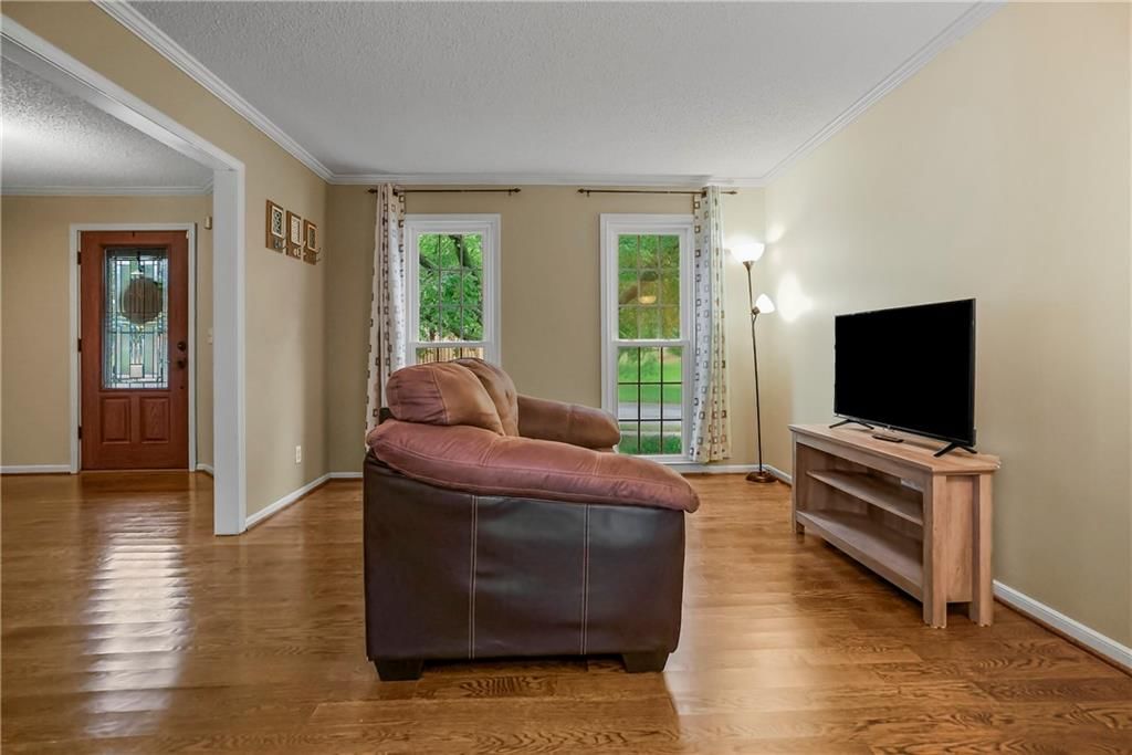 Photo 9 of 34 - 8600 W 153rd Street