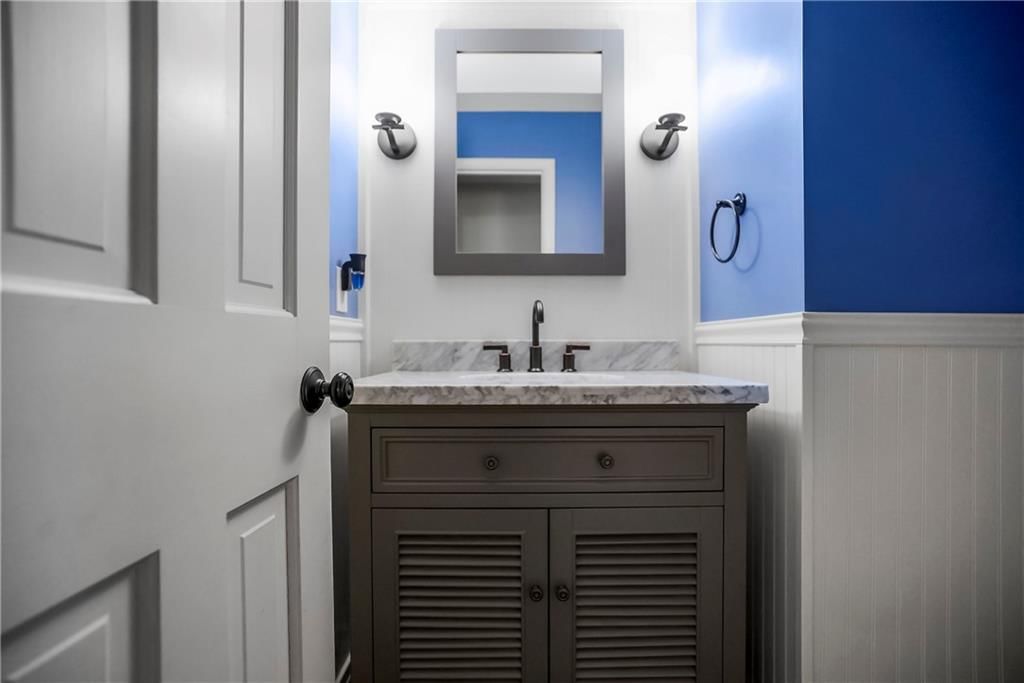 Photo 16 of 34 - 8600 W 153rd Street