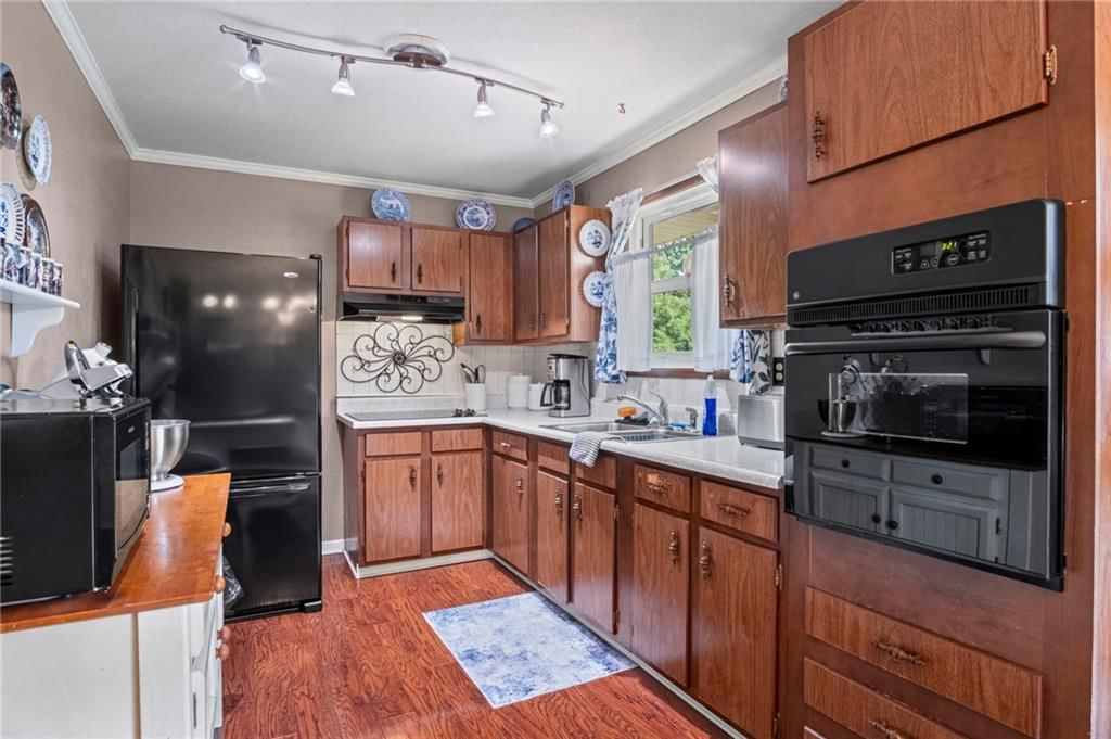 Photo 5 of 18 - 6007 E 140th Street