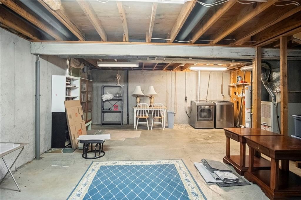 Photo 11 of 18 - 6007 E 140th Street