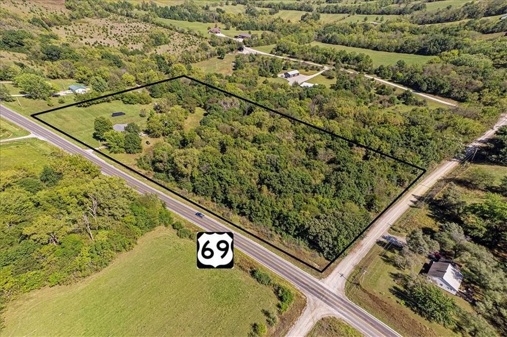 1143 NE Highway 69 N/A — photo 4