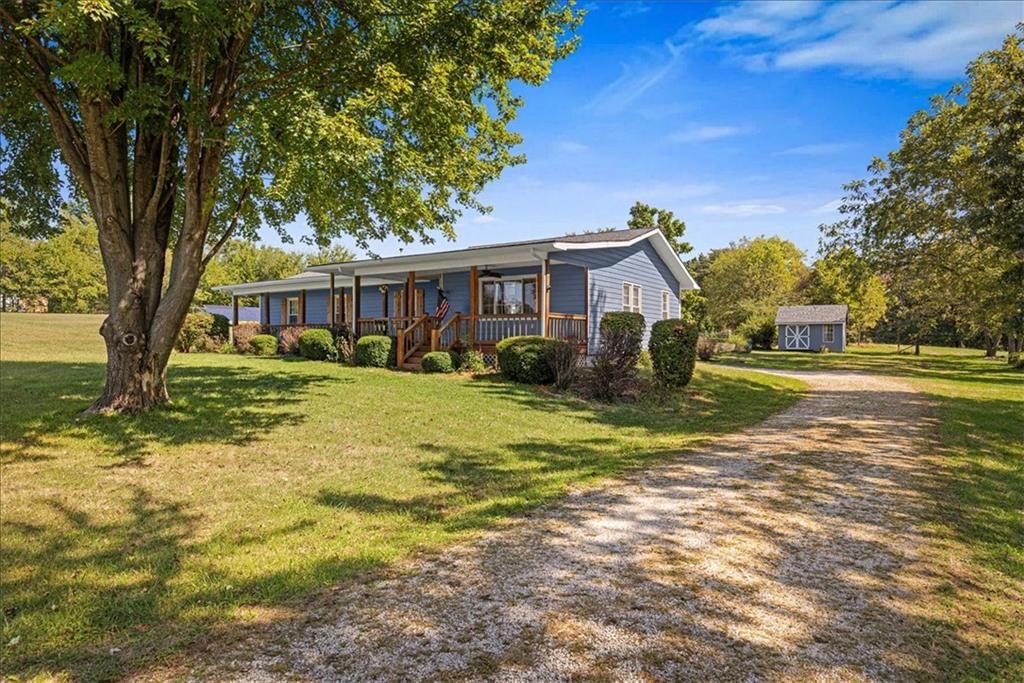 1143 NE Highway 69 N/A — photo 34