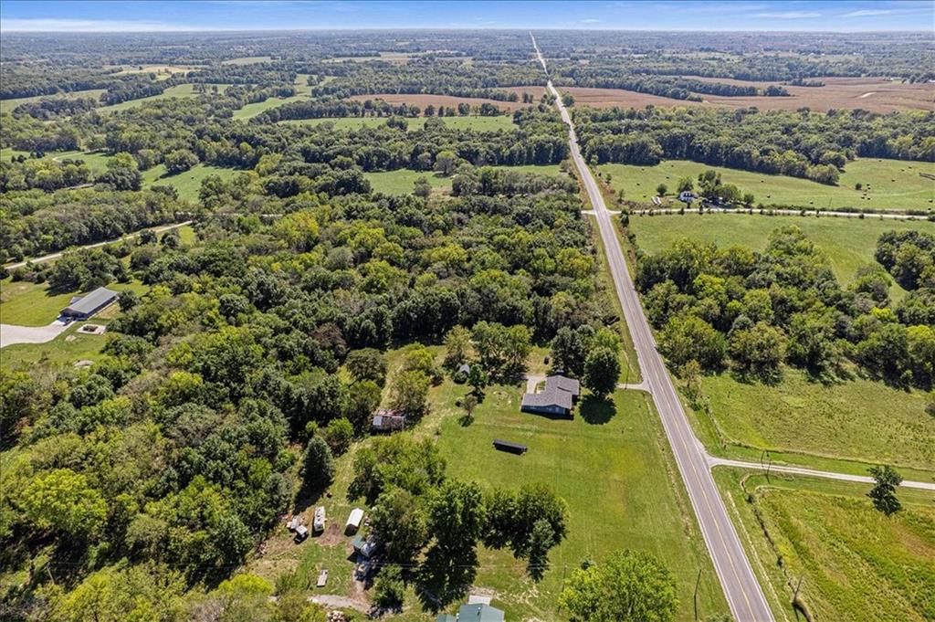 1143 NE Highway 69 N/A — photo 47